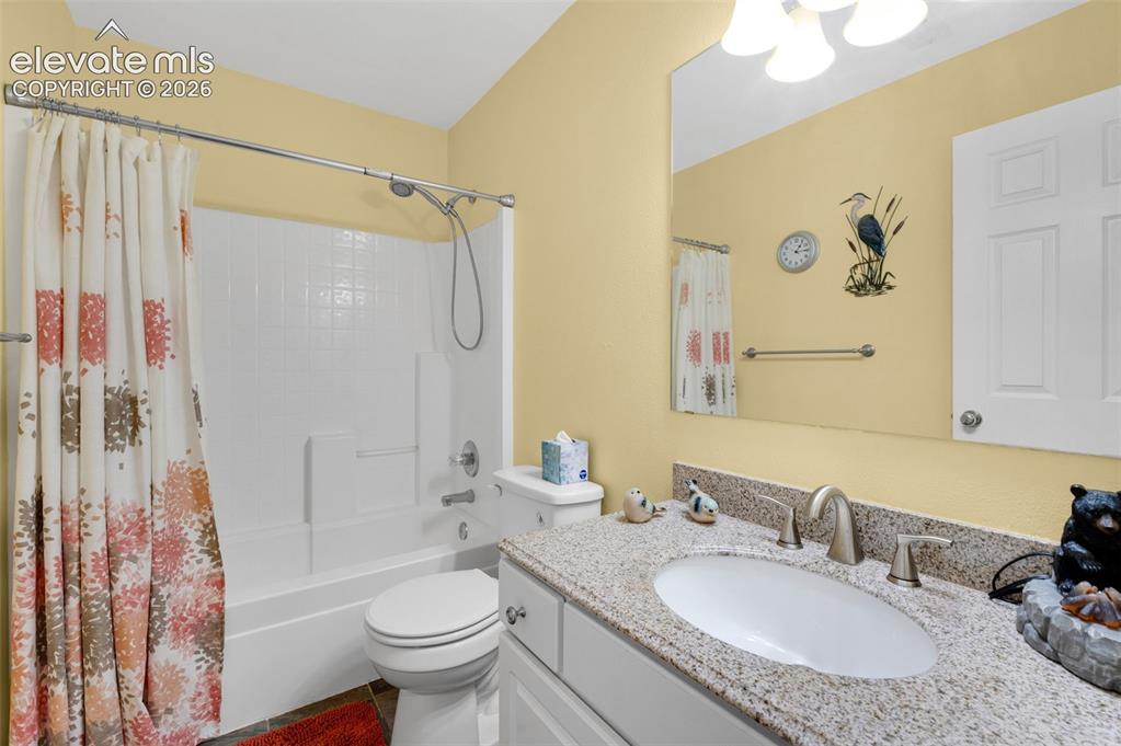 Image 22 of 29: Bathroom