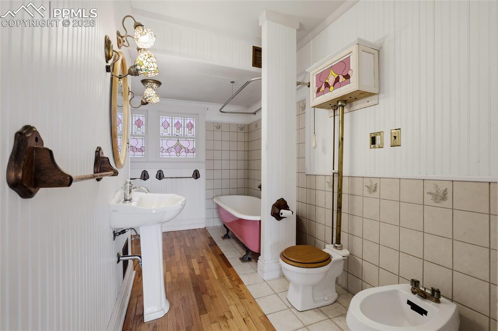 Image 16 of 44: Master Bathroom