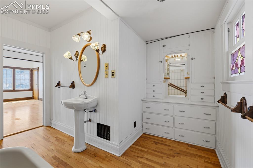 Image 17 of 44: Master Bathroom