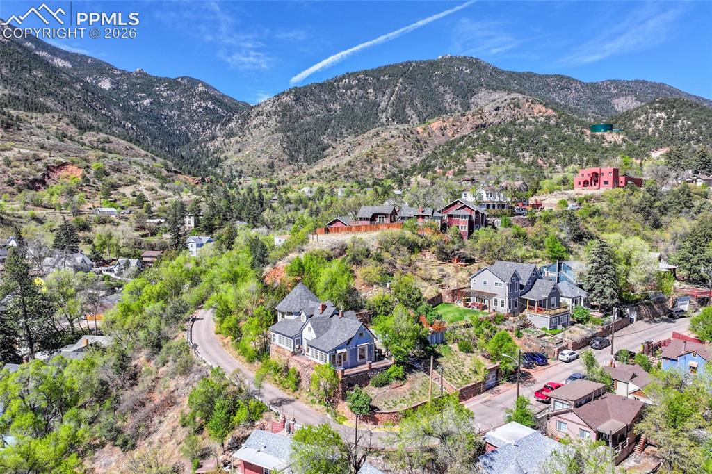 Image 36 of 44: Walking distance to downtown Manitou Springs and the Incline to say the lea