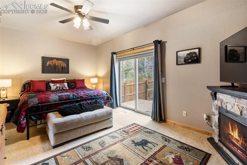 Image 16 of 27: Bedroom