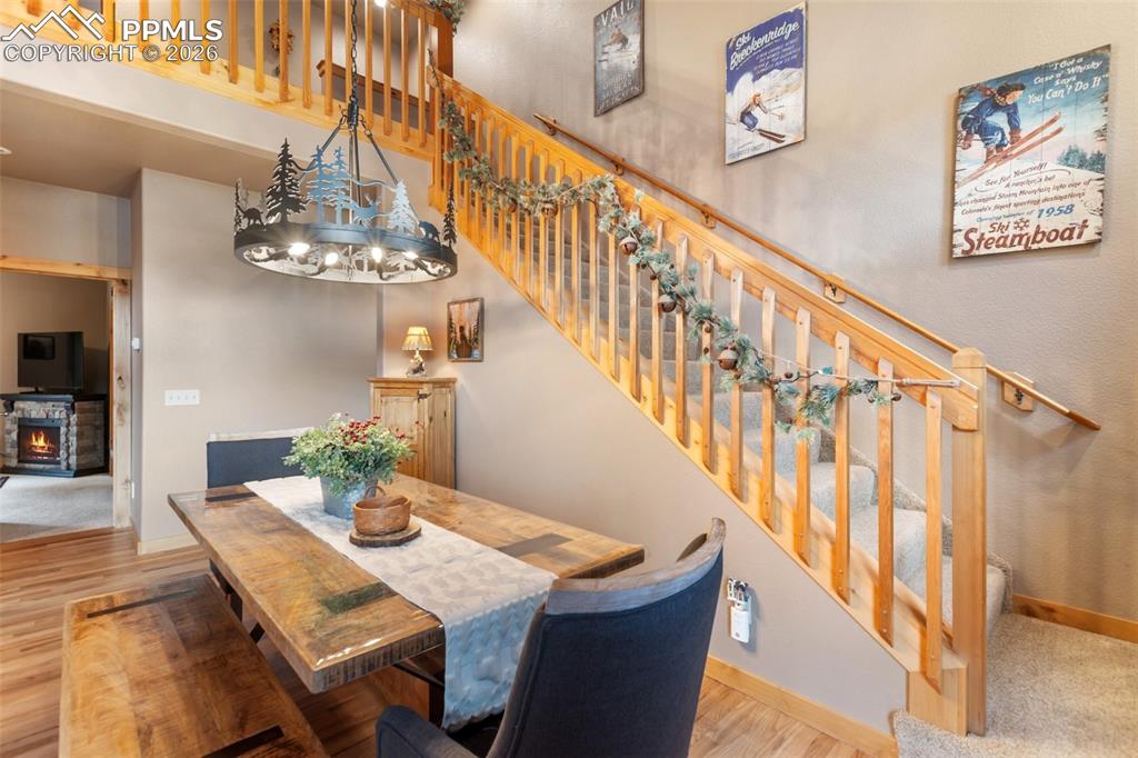 Image 8 of 27: Dining Area