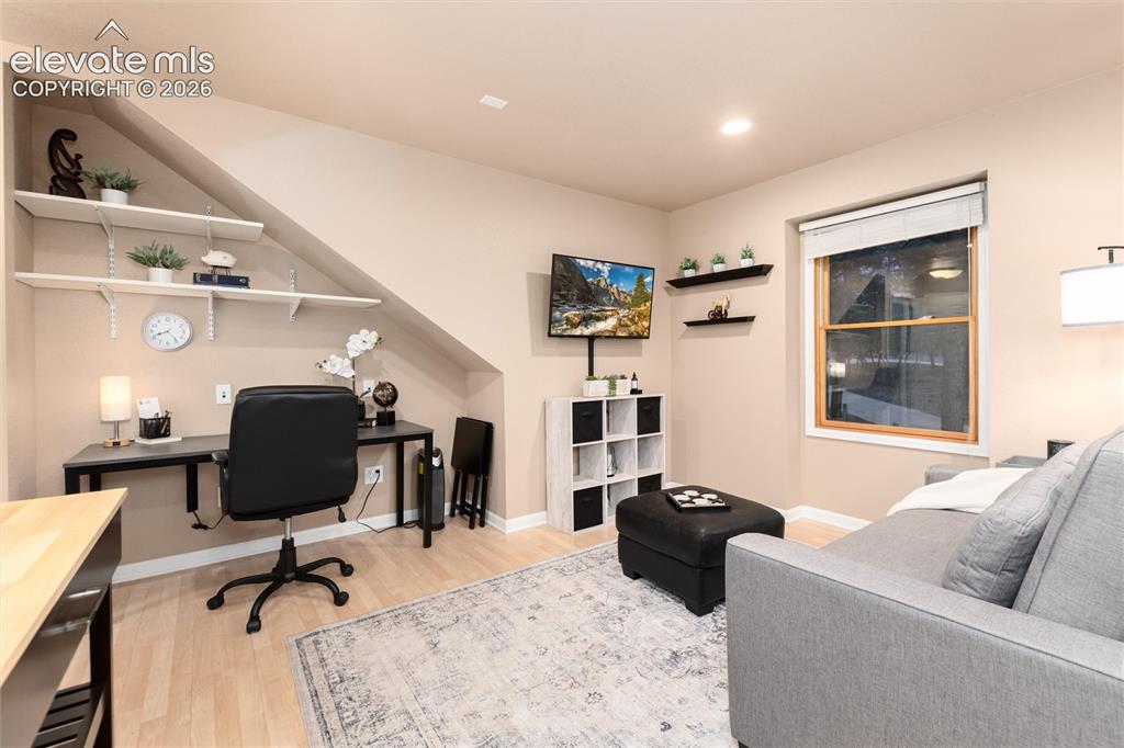 Image 36 of 50: Carriage House living area
