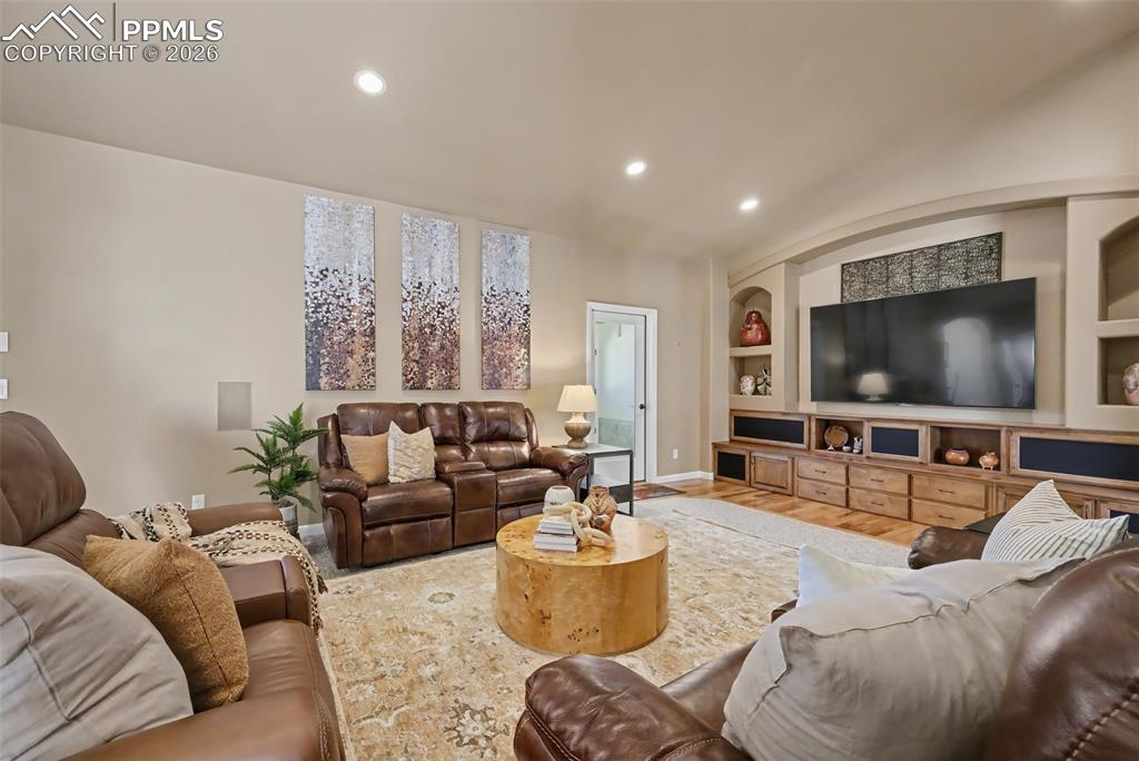 Image 23 of 45: Great Room