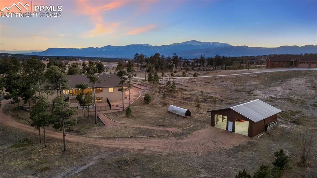 Image 7 of 45: Detached garage/barn/workshop...pick your use!