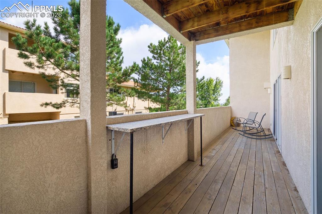 Image 17 of 31: Gorgeous open kitchen - Center island with barstool seating