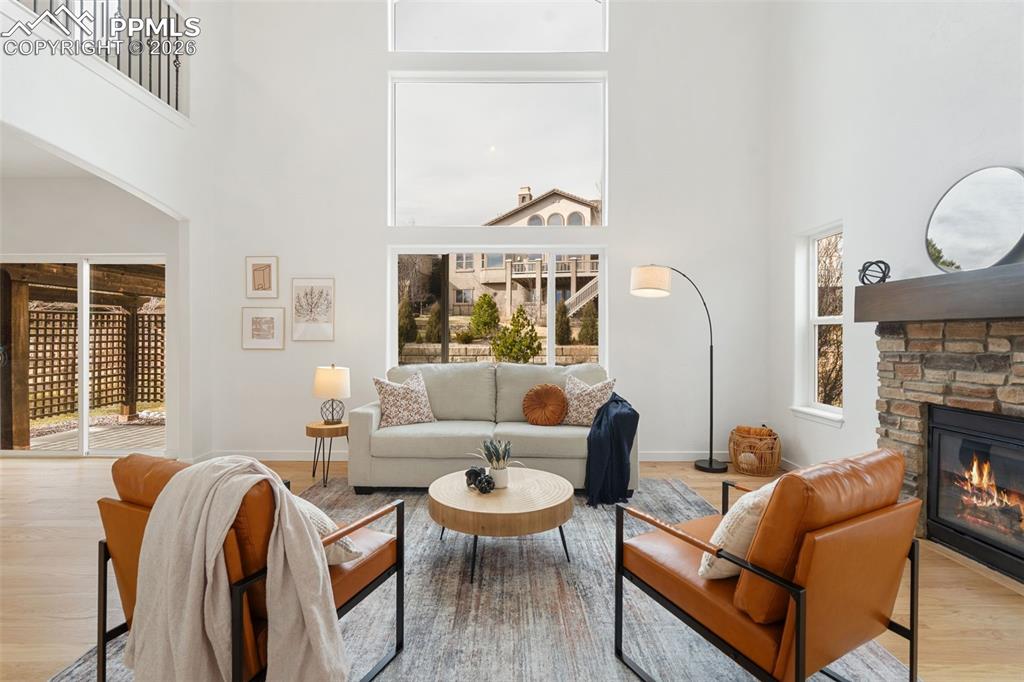 Image 12 of 50: Living Room