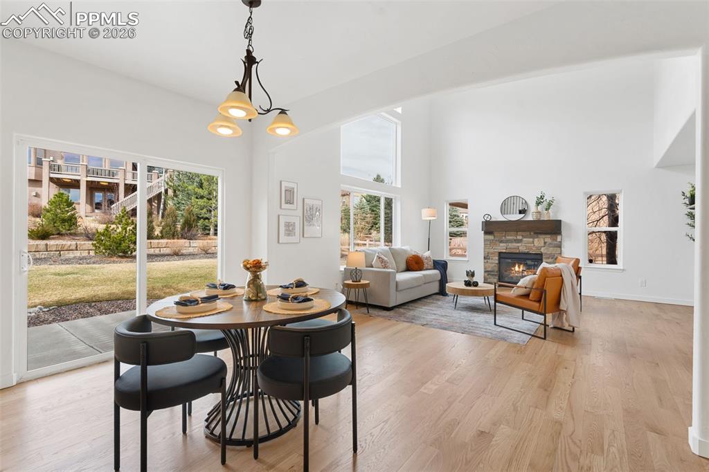 Image 14 of 50: Dining Area