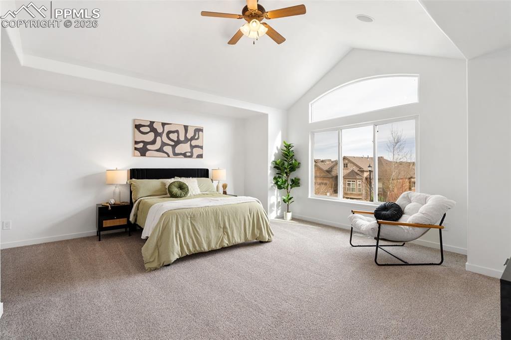 Image 28 of 50: Bedroom