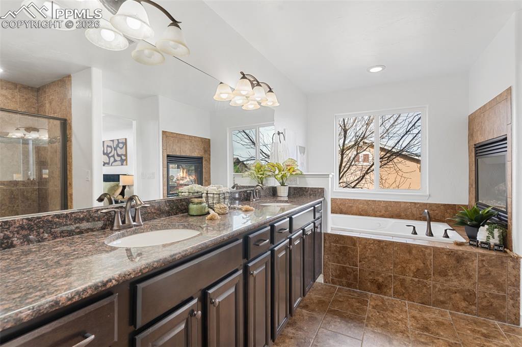 Image 30 of 50: Bathroom