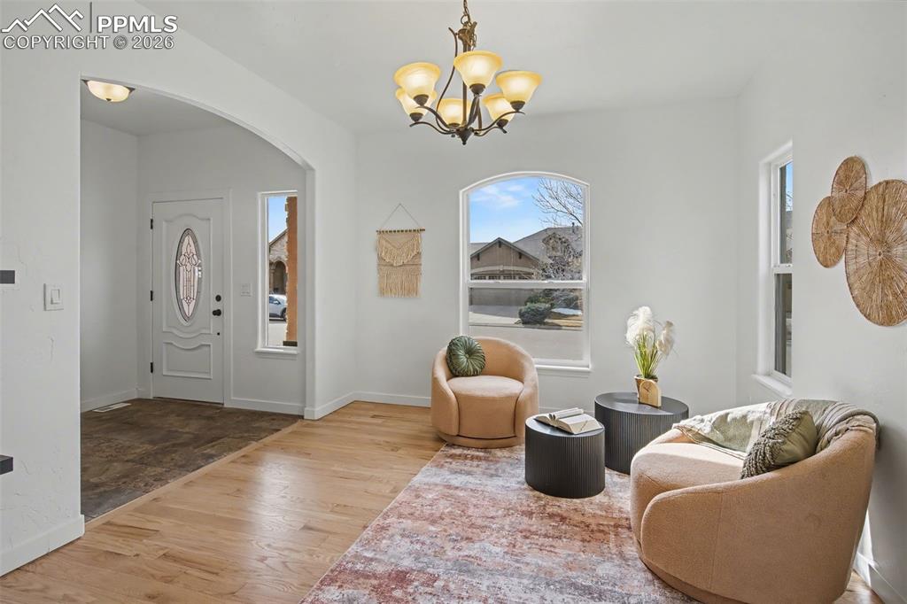 Image 6 of 50: Entry