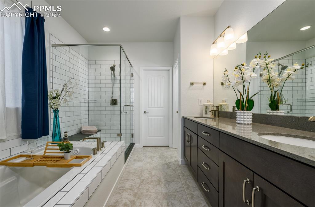 Image 12 of 37: Bathroom