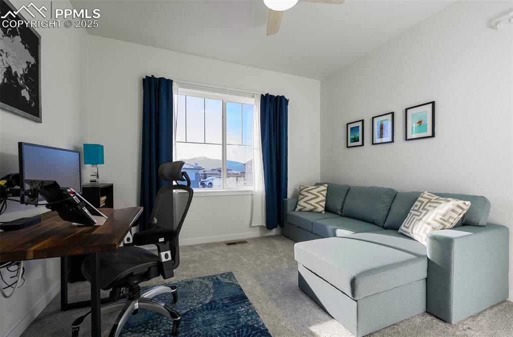 Image 16 of 37: Office