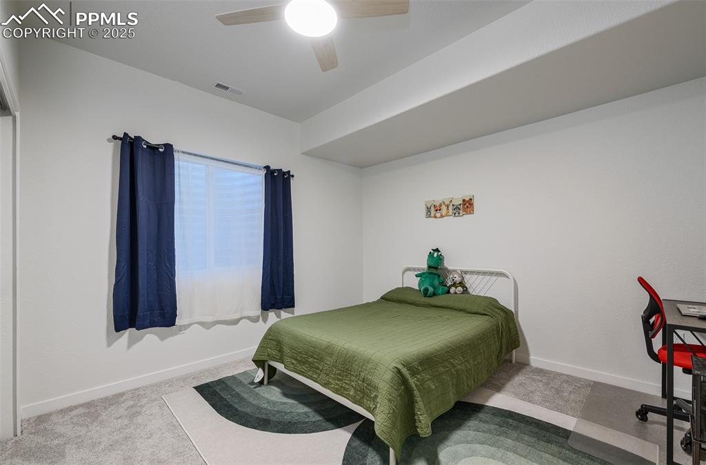 Image 25 of 37: Bedroom