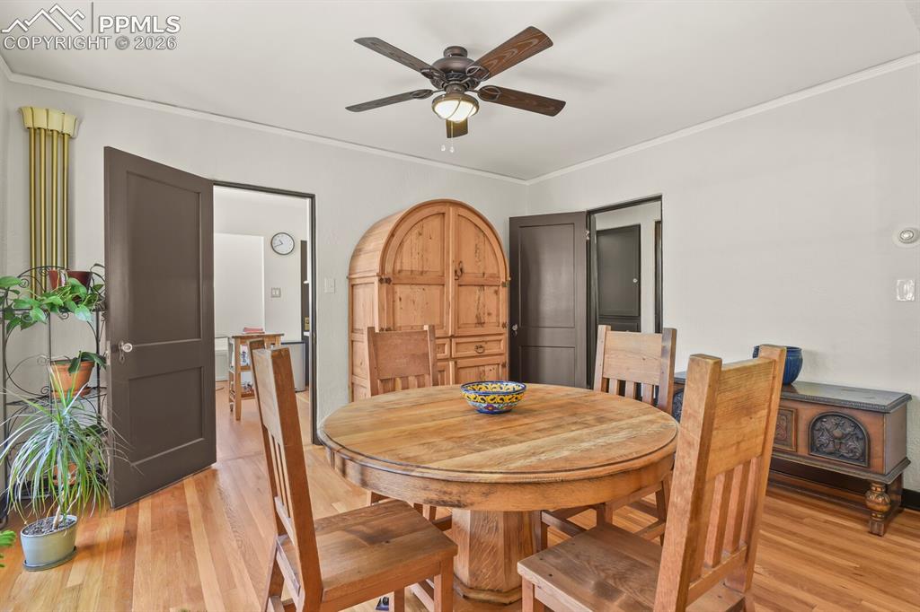 Image 11 of 35: Dining Area
