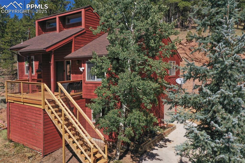 Image 2 of 33: Back of Structure