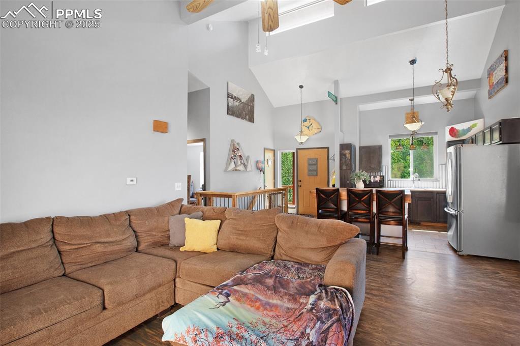 Image 7 of 33: Living Room