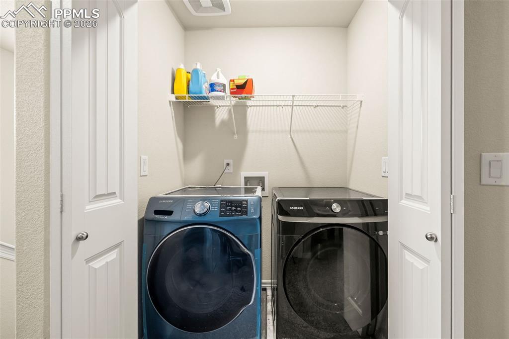 Image 12 of 24: Laundry