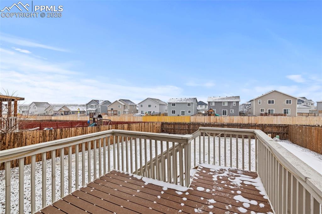 Image 23 of 24: Deck