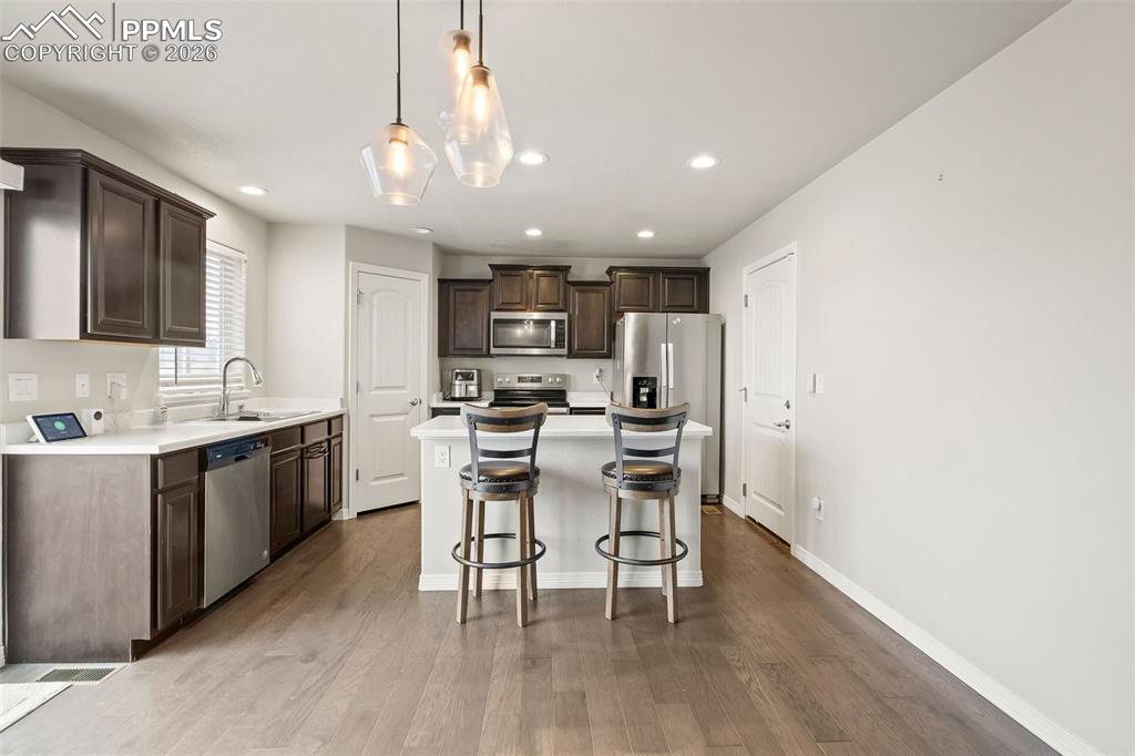 Image 7 of 24: Kitchen