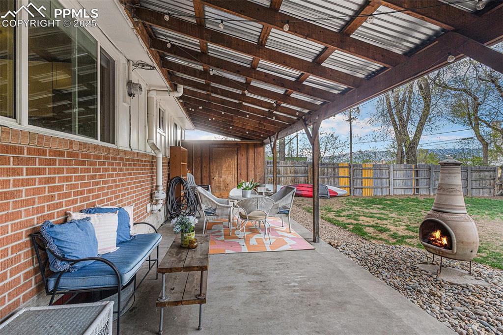 Image 21 of 28: Patio