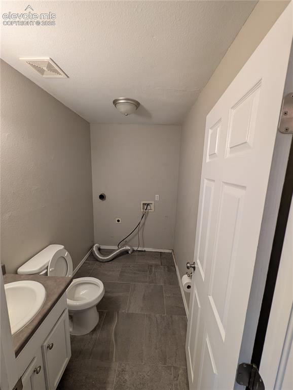 Image 13 of 39: Bathroom