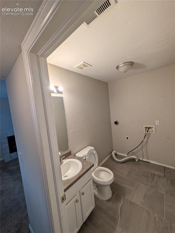 Image 14 of 39: Bathroom