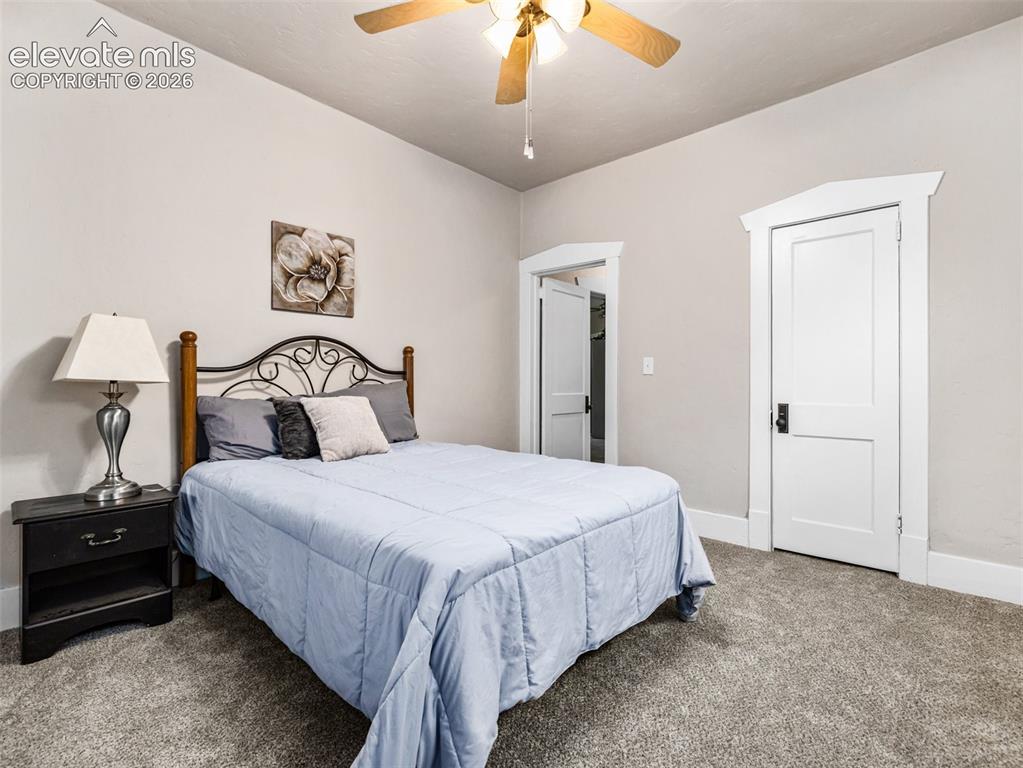 Image 14 of 26: Bedroom