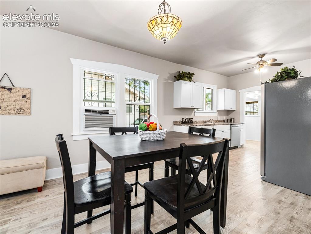 Image 5 of 26: Dining Area