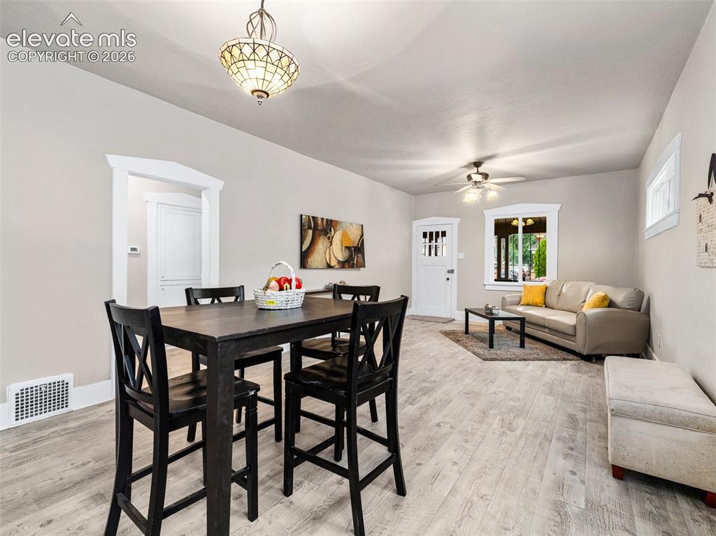 Image 6 of 26: Dining Area