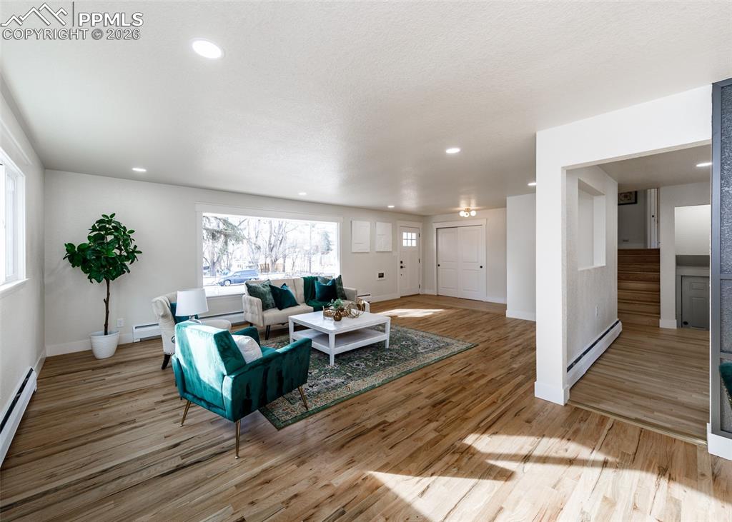 Image 14 of 50: Living Room