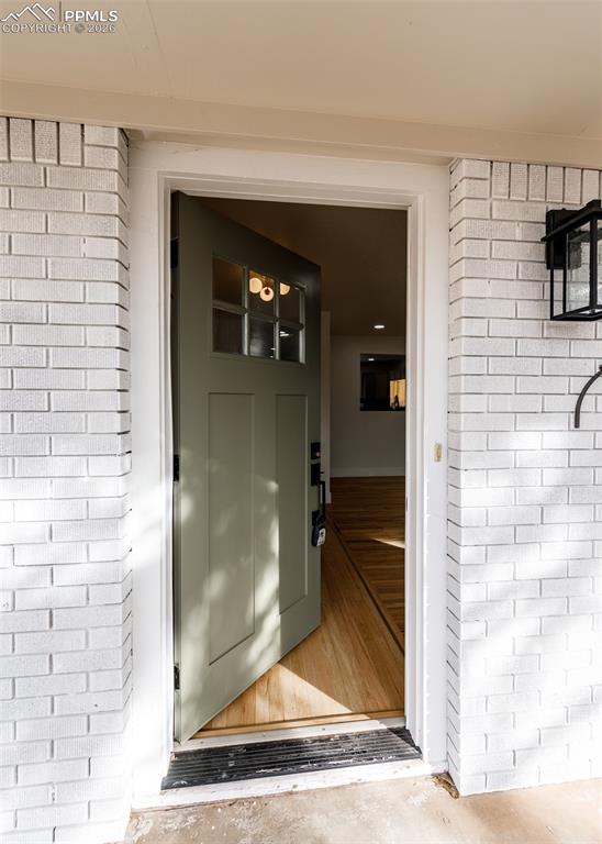 Image 5 of 50: Entry