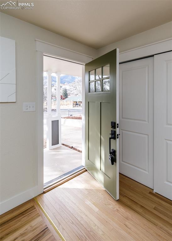 Image 6 of 50: Entry