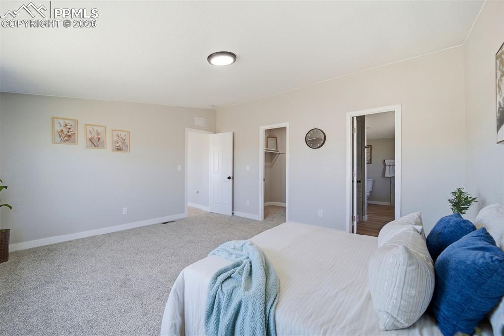 Image 11 of 45: Bedroom