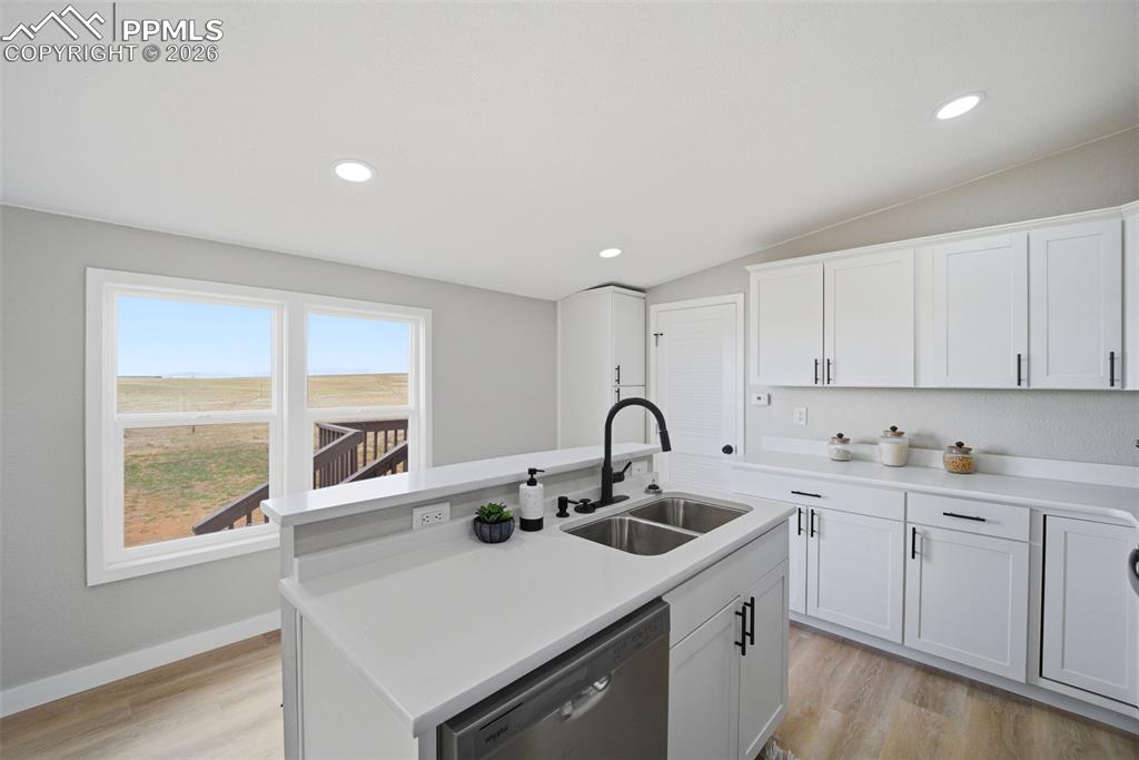 Image 22 of 45: Kitchen