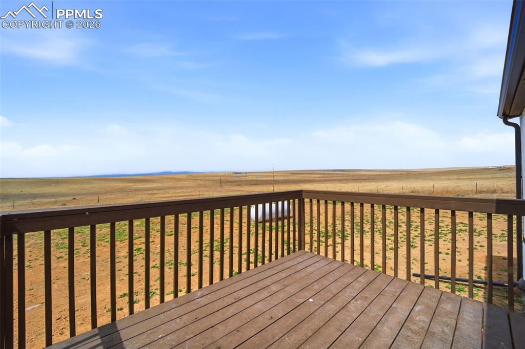 Image 44 of 45: Deck