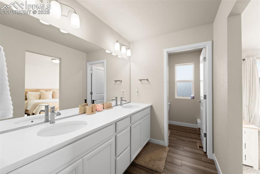 Image 13 of 21: Bathroom