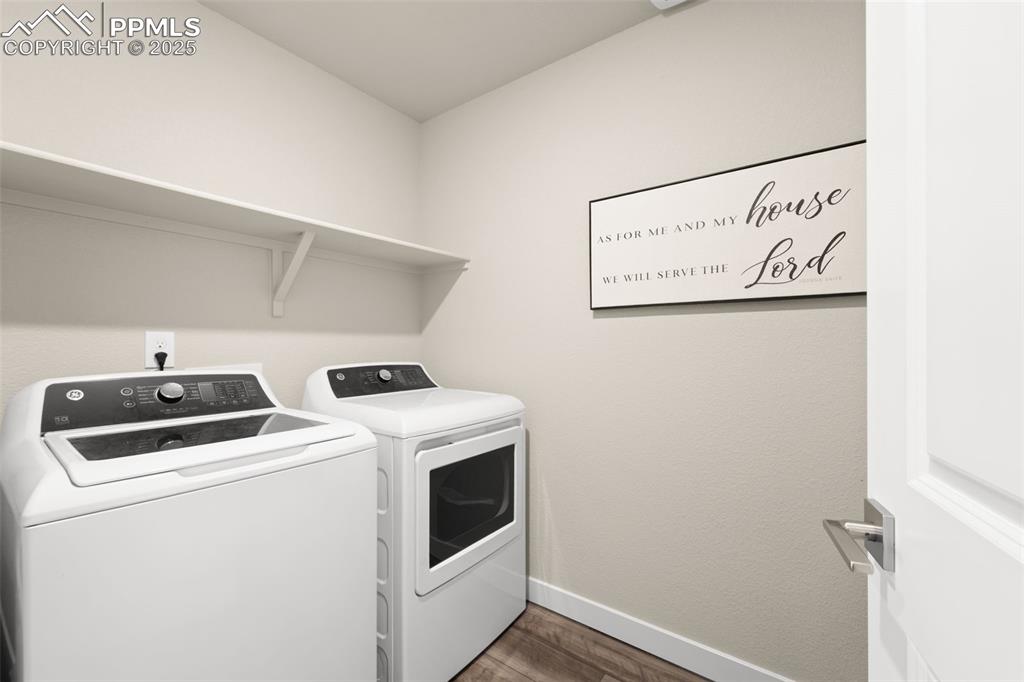 Image 14 of 21: Laundry