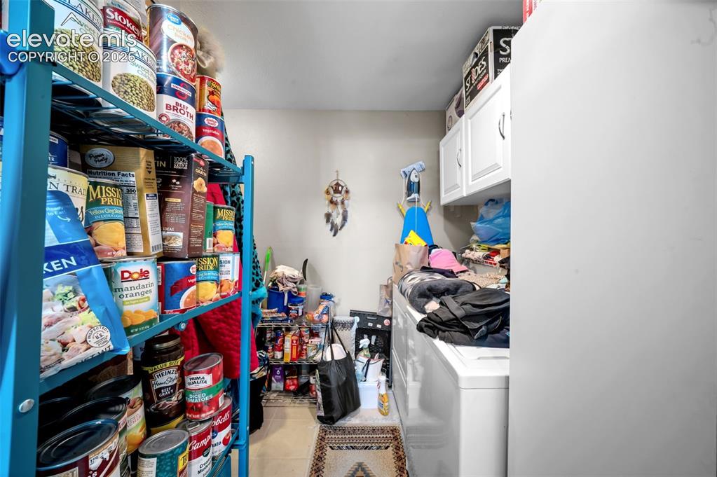 Image 10 of 21: Laundry