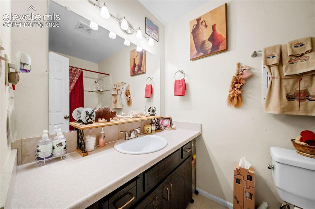 Image 12 of 21: Bathroom