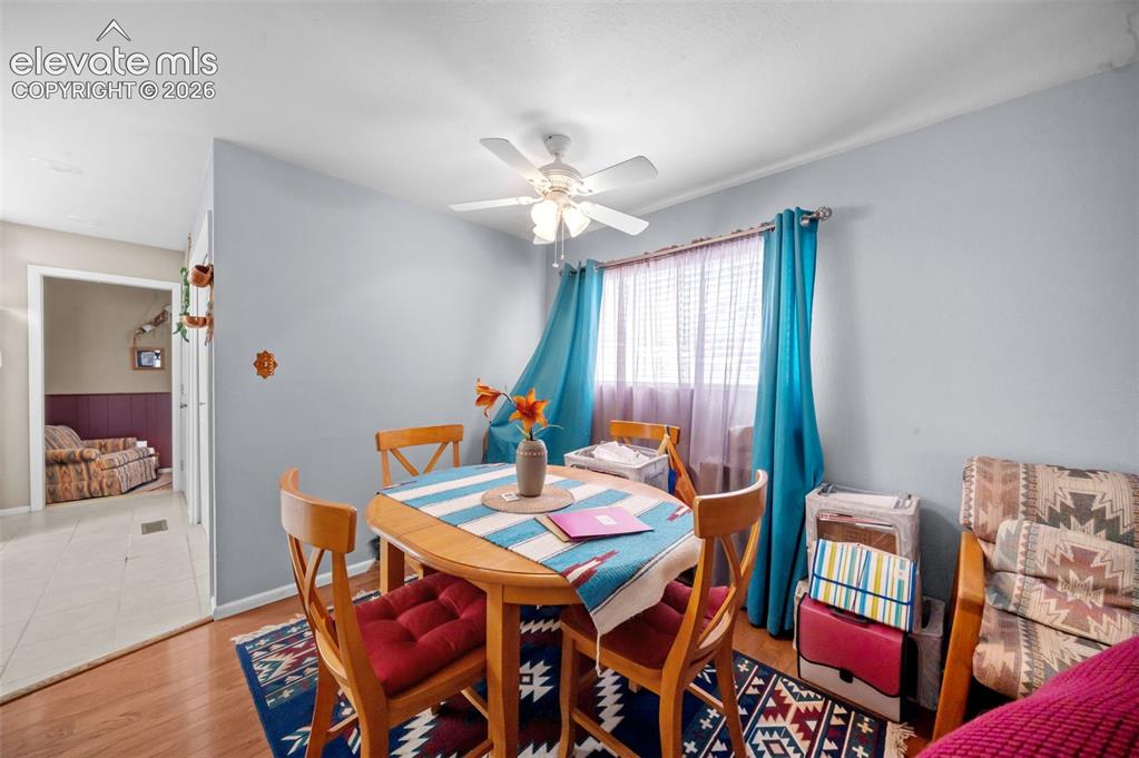 Image 5 of 21: Dining Area