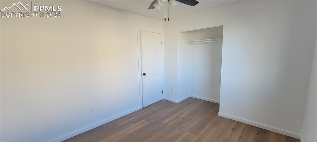 Image 10 of 12: Bedroom