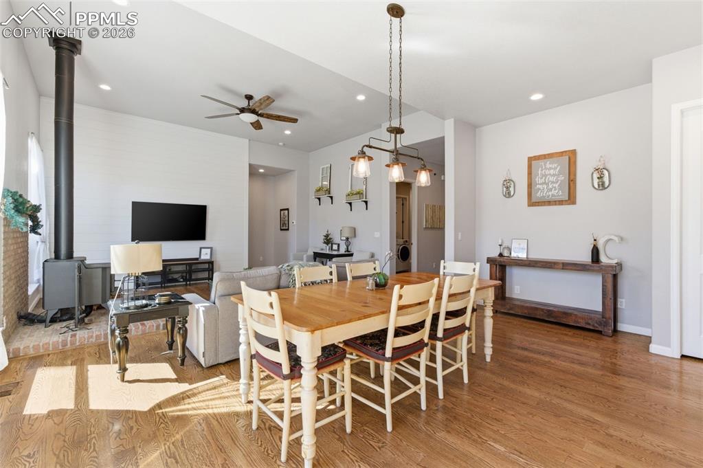 Image 17 of 43: Dining Area