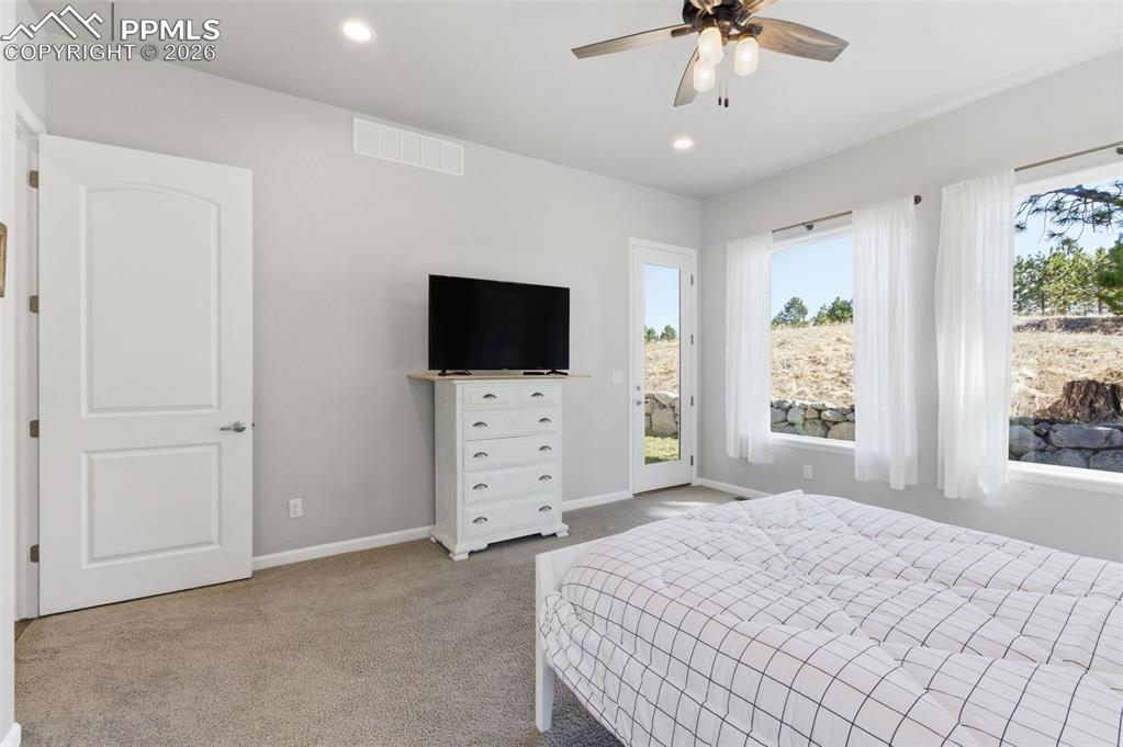 Image 25 of 43: Bedroom