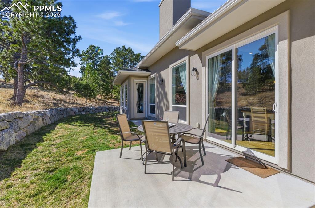 Image 40 of 43: Patio