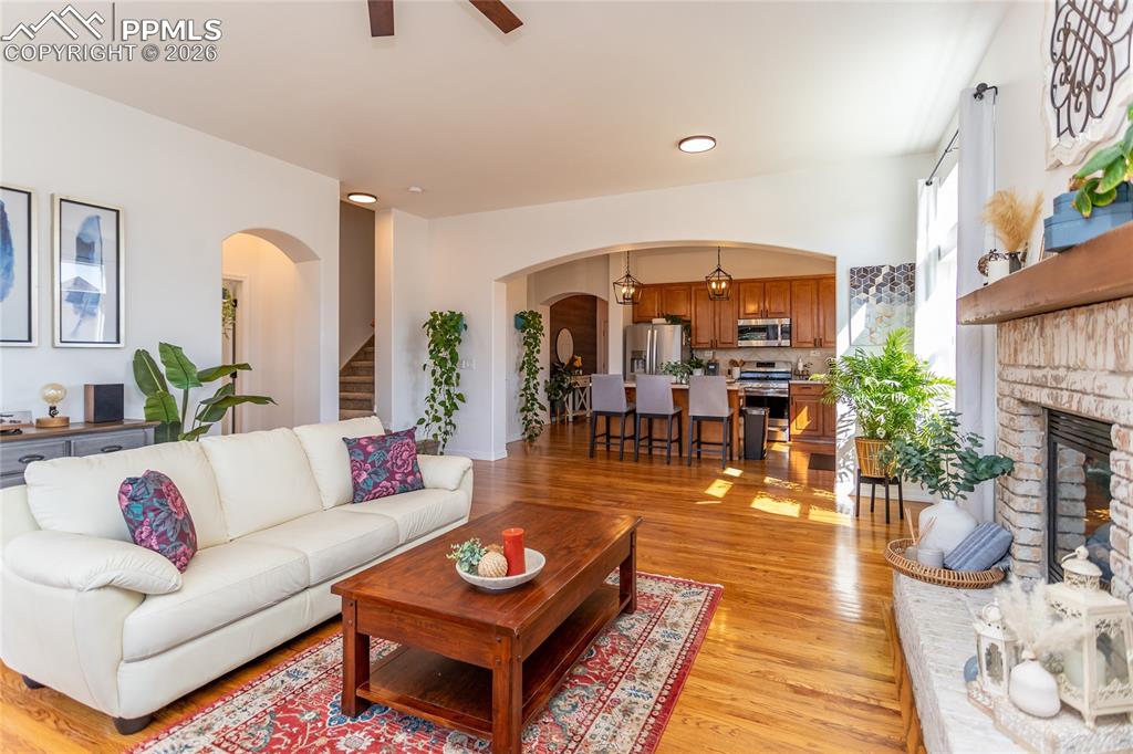 Image 12 of 35: Great Room