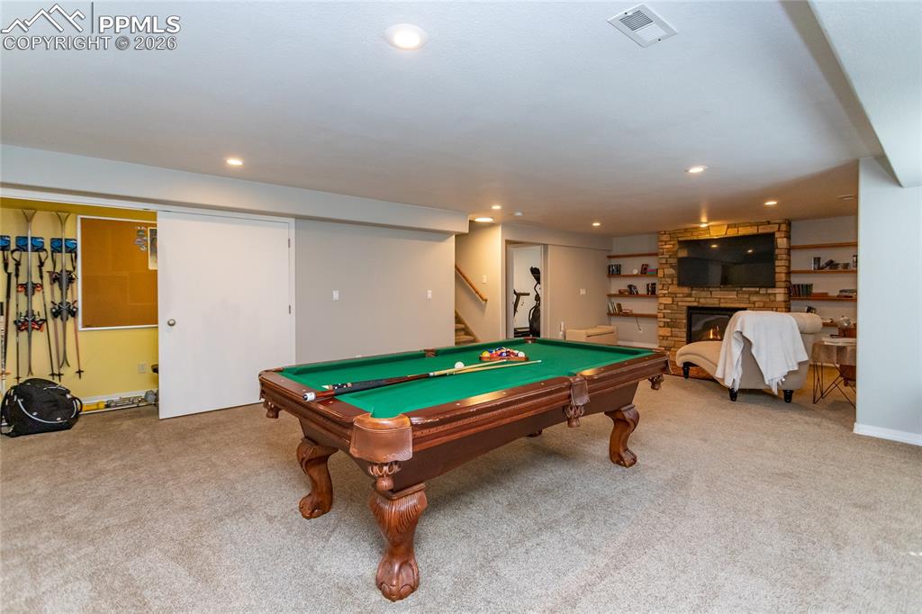 Image 26 of 35: Pool Table is negotiable