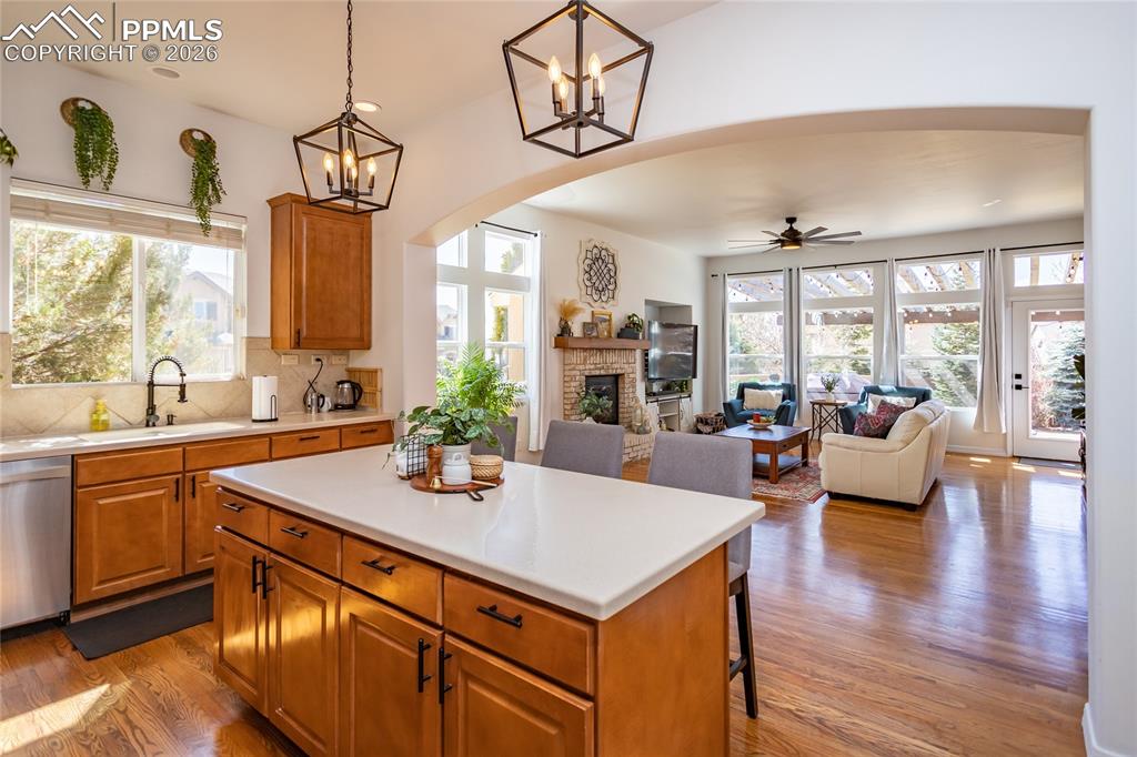 Image 7 of 35: Kitchen