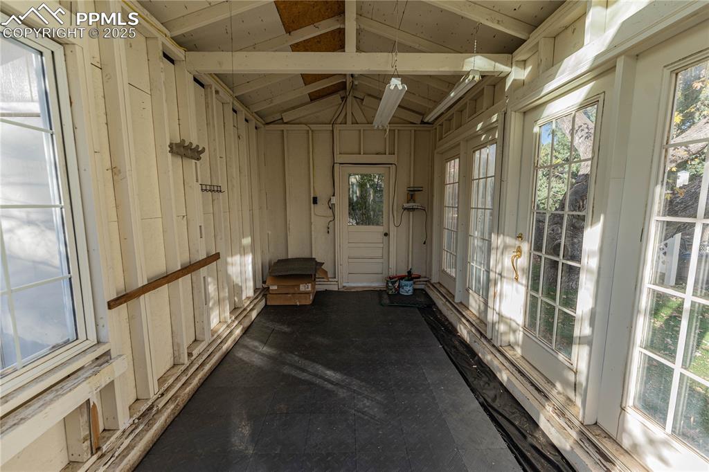 Image 29 of 37: Sun Room