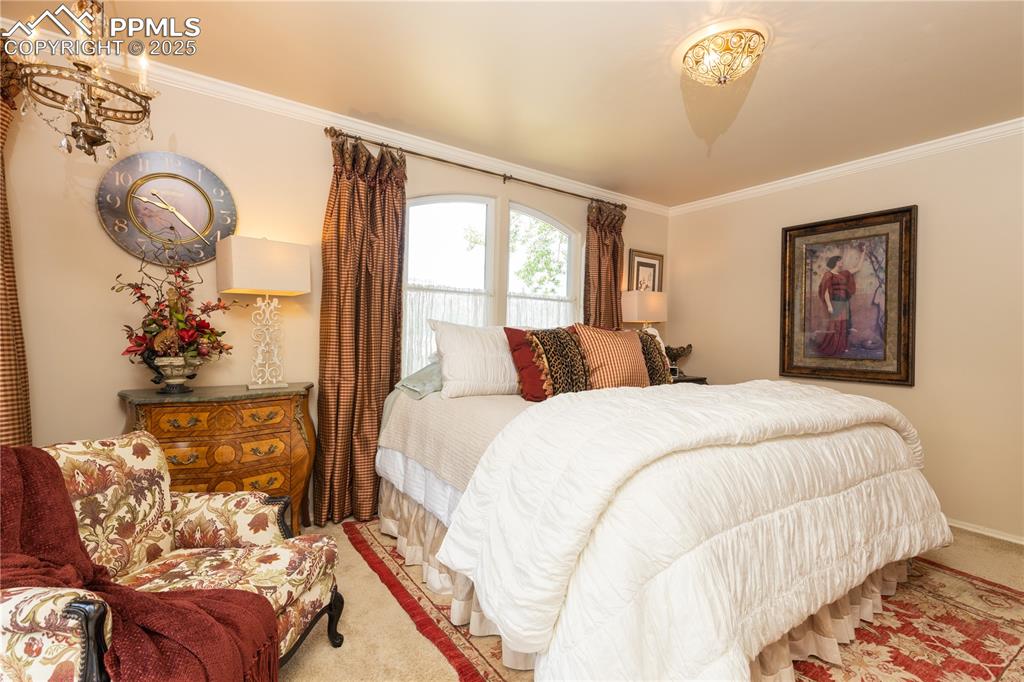 Image 12 of 49: Primary bedroom